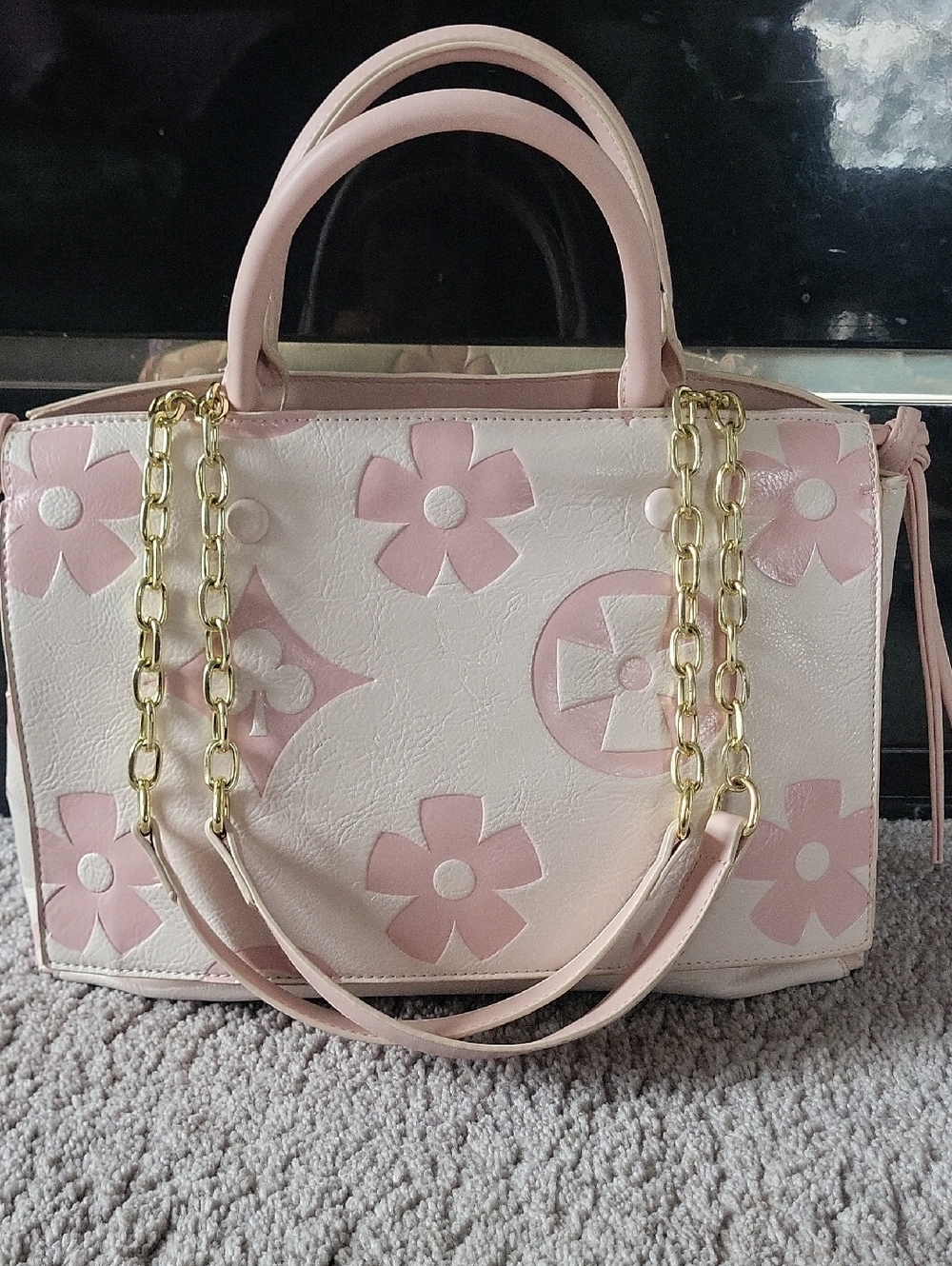 Textured pink tote with  with Gold Chain
